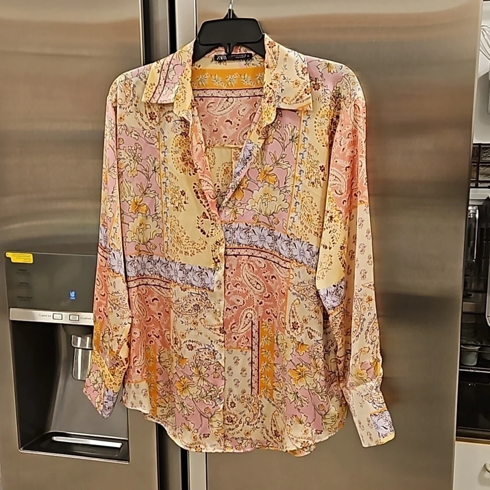💕ZARA💕 Printed Satin Effect Shirt ~ Pink Multi-Color Paisley Print Medium